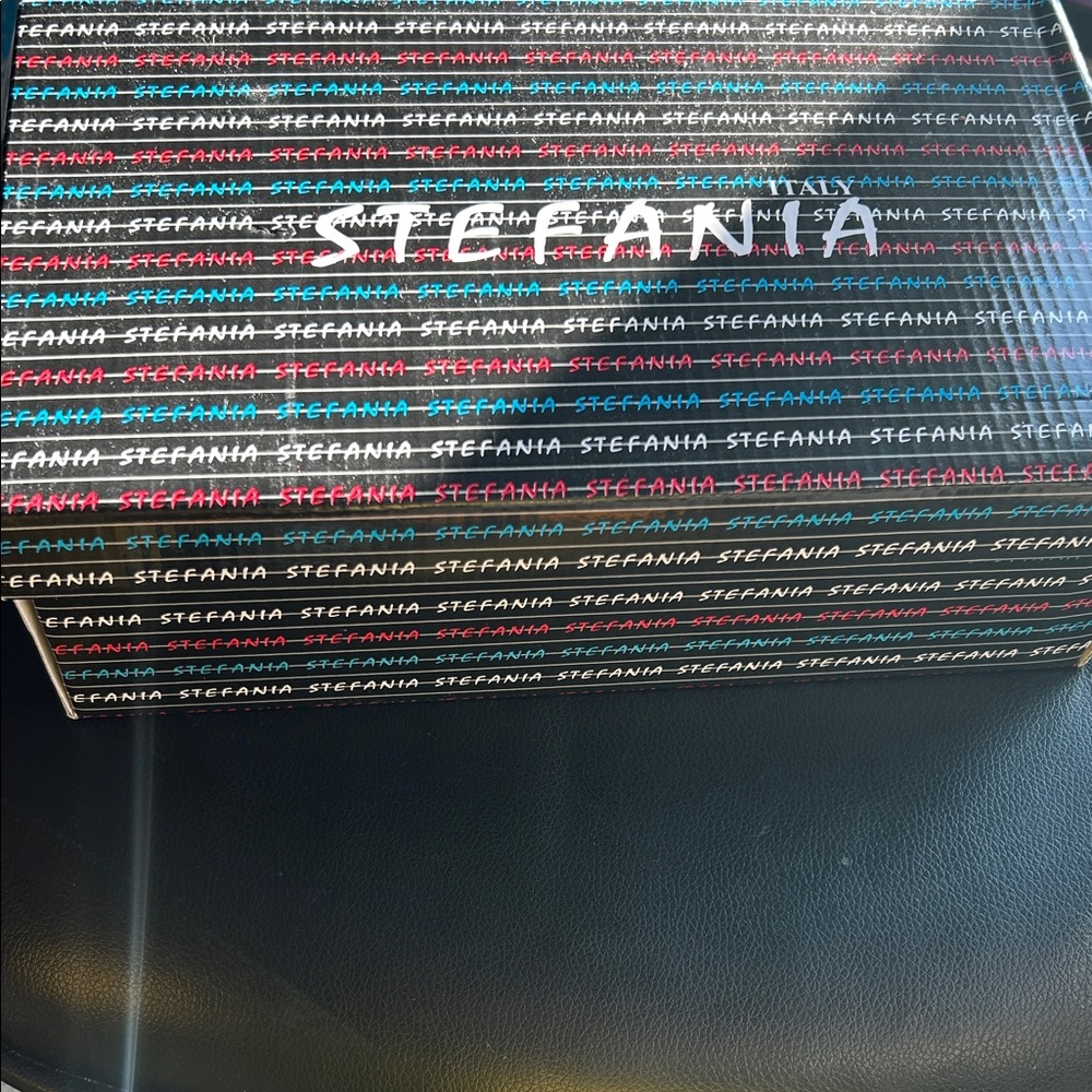 Italian made Stefania shoes, size 38. Size 8 US. with brand new Box. - Picture 16 of 16